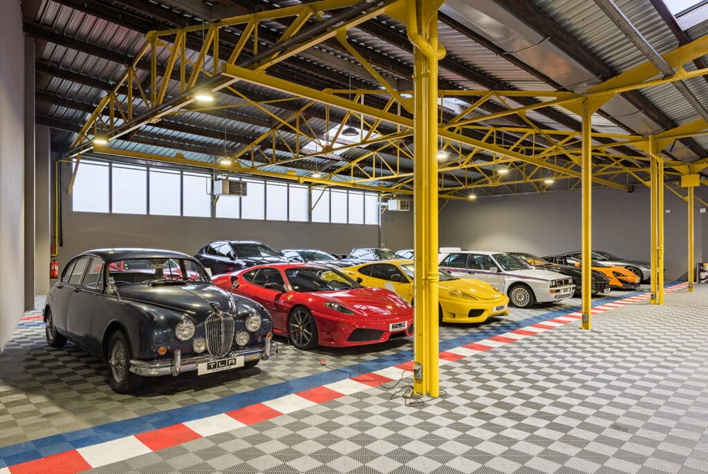 Voiture de luxe d'occasion, prestige, haut de gamme → T.L.A StEtienne